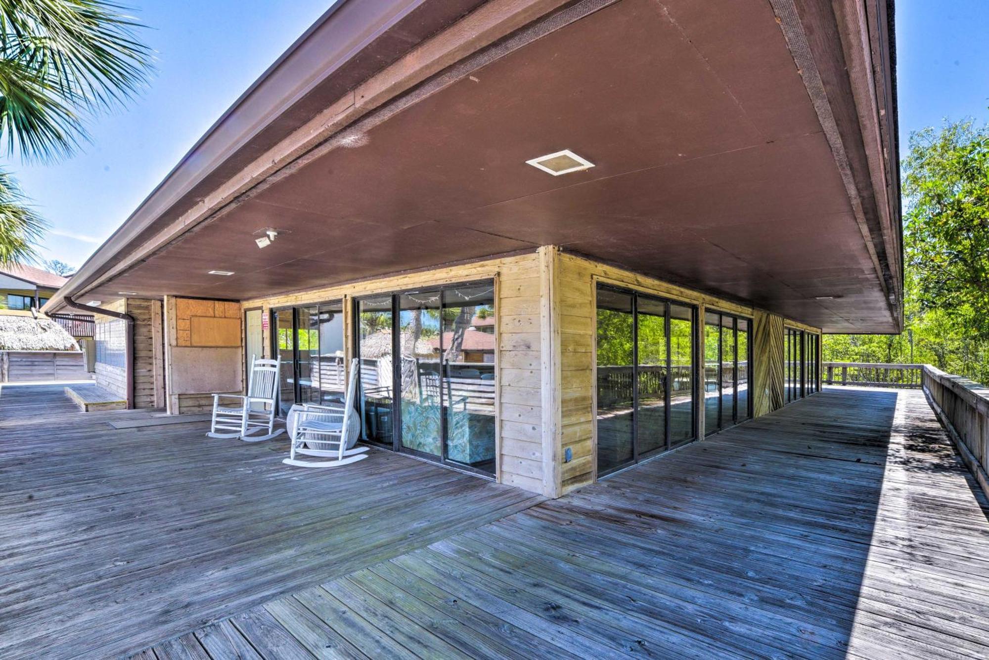 Breezy Pcb Retreat With Balcony - Walk To Beach! Panama City Beach